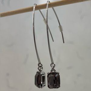 Stunning long pendant style earrings with deep purple square stone! Never worn!!